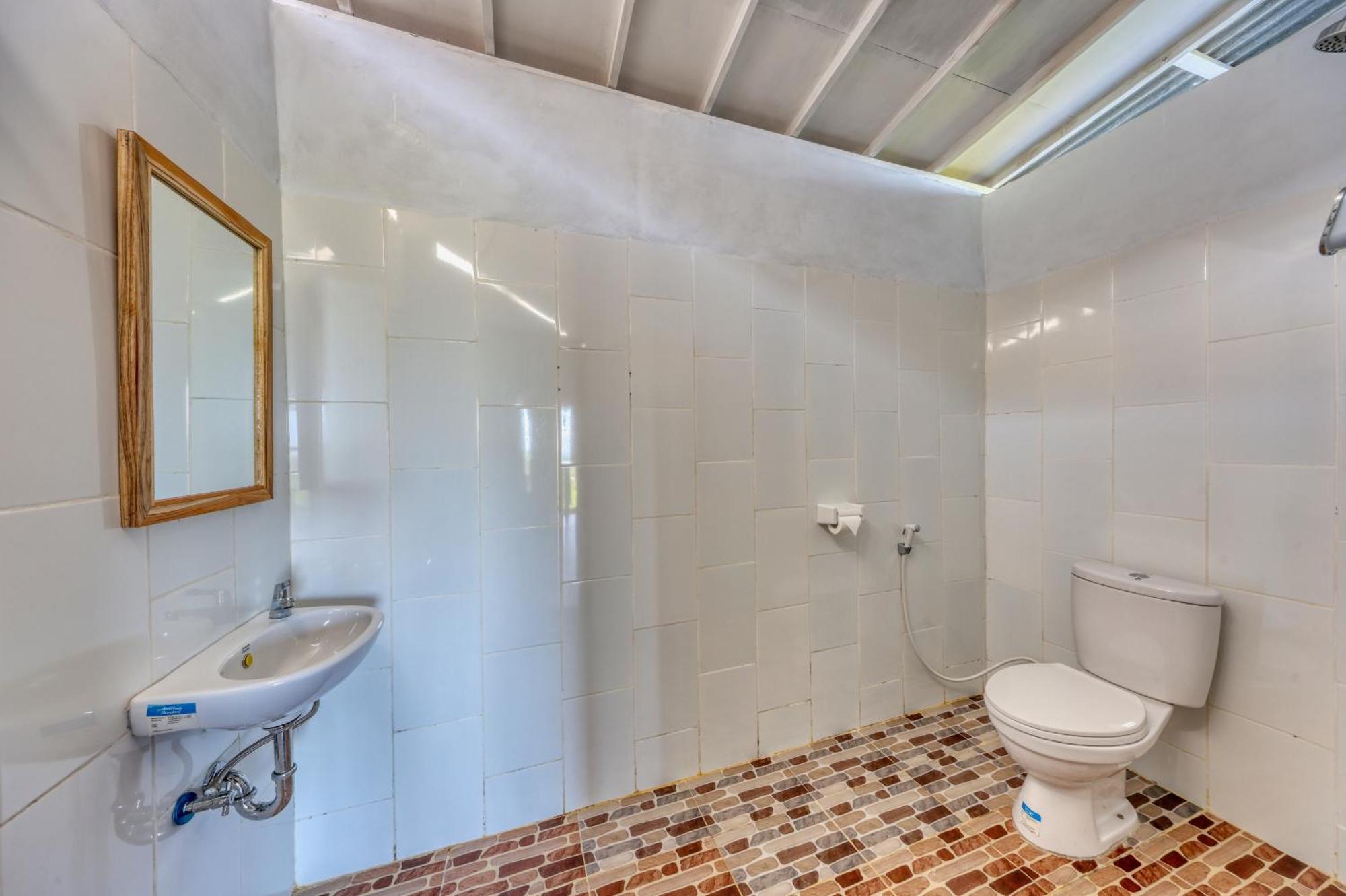 Batumadeg D Sebuluh Bungalow חדר תמונה