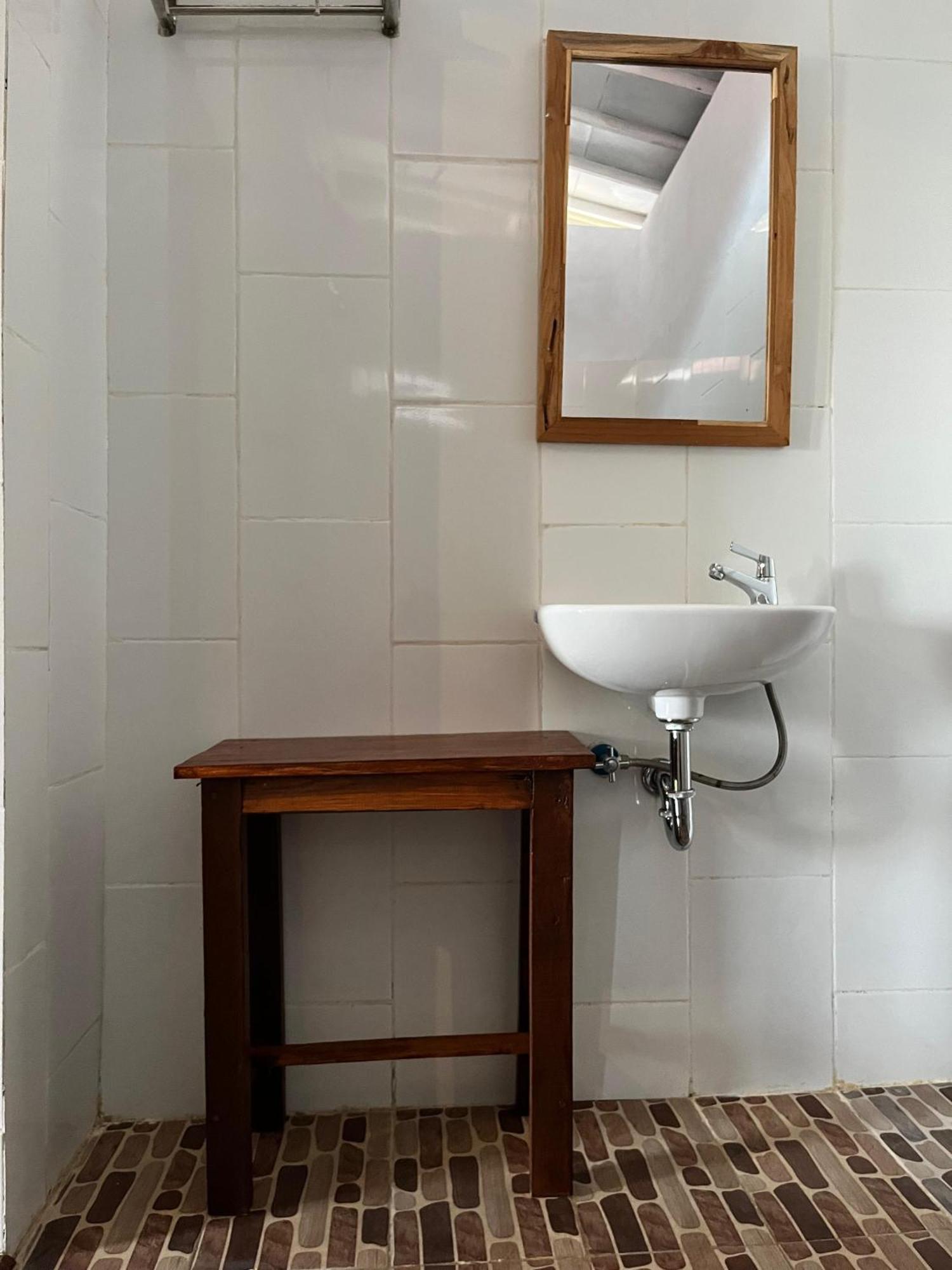 Batumadeg D Sebuluh Bungalow חדר תמונה